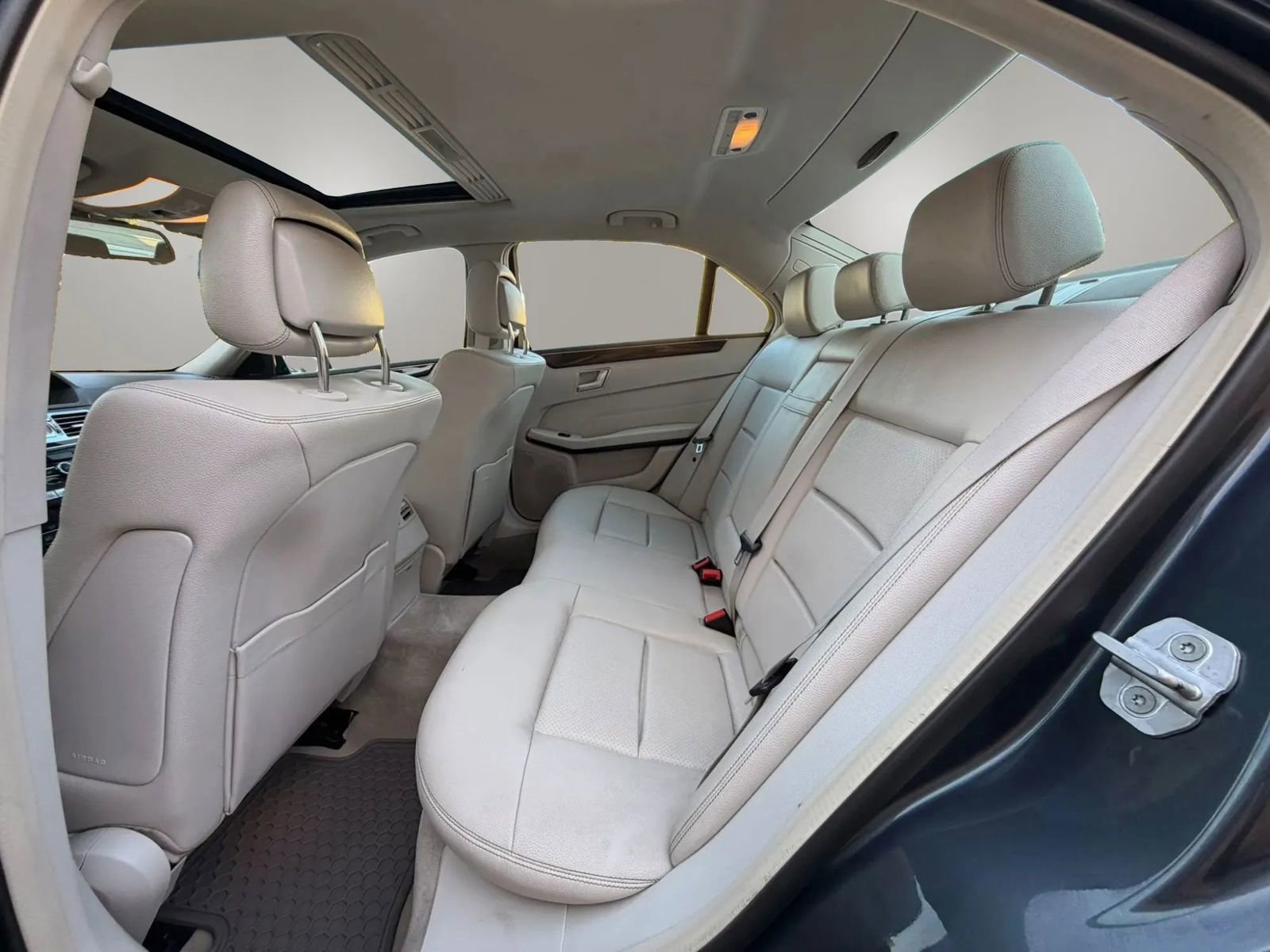 Used 2014 Mercedes-Benz E 350 Sedan image 28