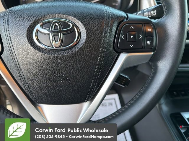 Used 2016 Toyota Highlander XLE image 16