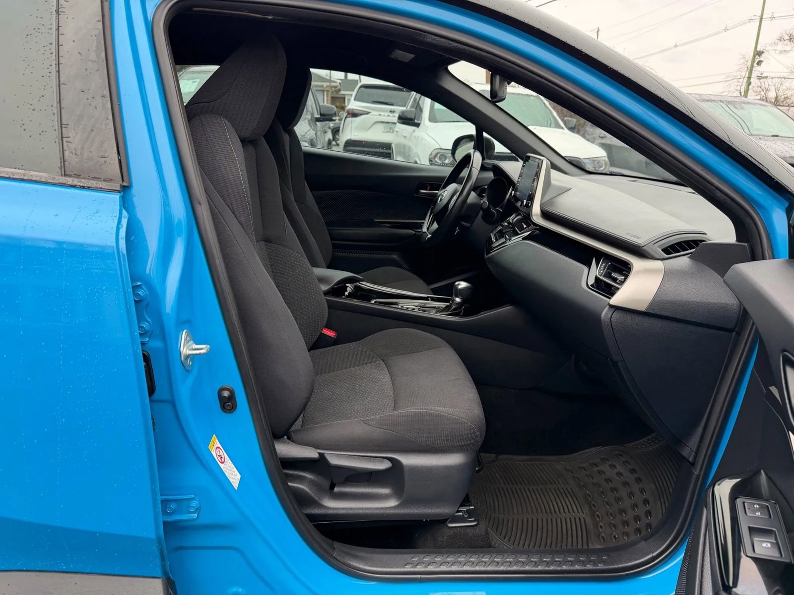 Used 2019 Toyota C-HR XLE image 24