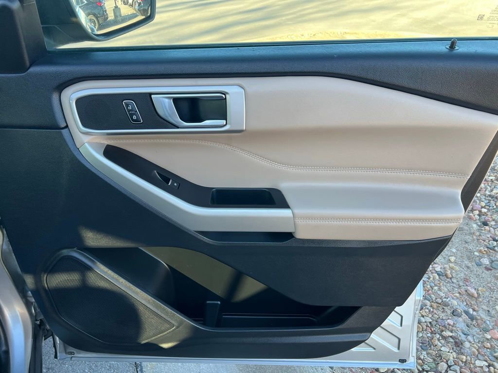 Used 2022 Ford Explorer XLT w/ Class IV Trailer Tow Package image 28