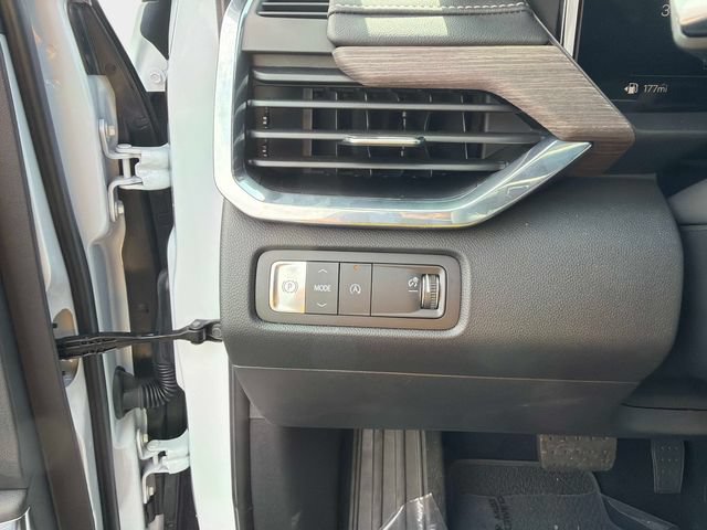 New 2026 GMC Acadia Denali w/ Super Cruise Package FWD image 30