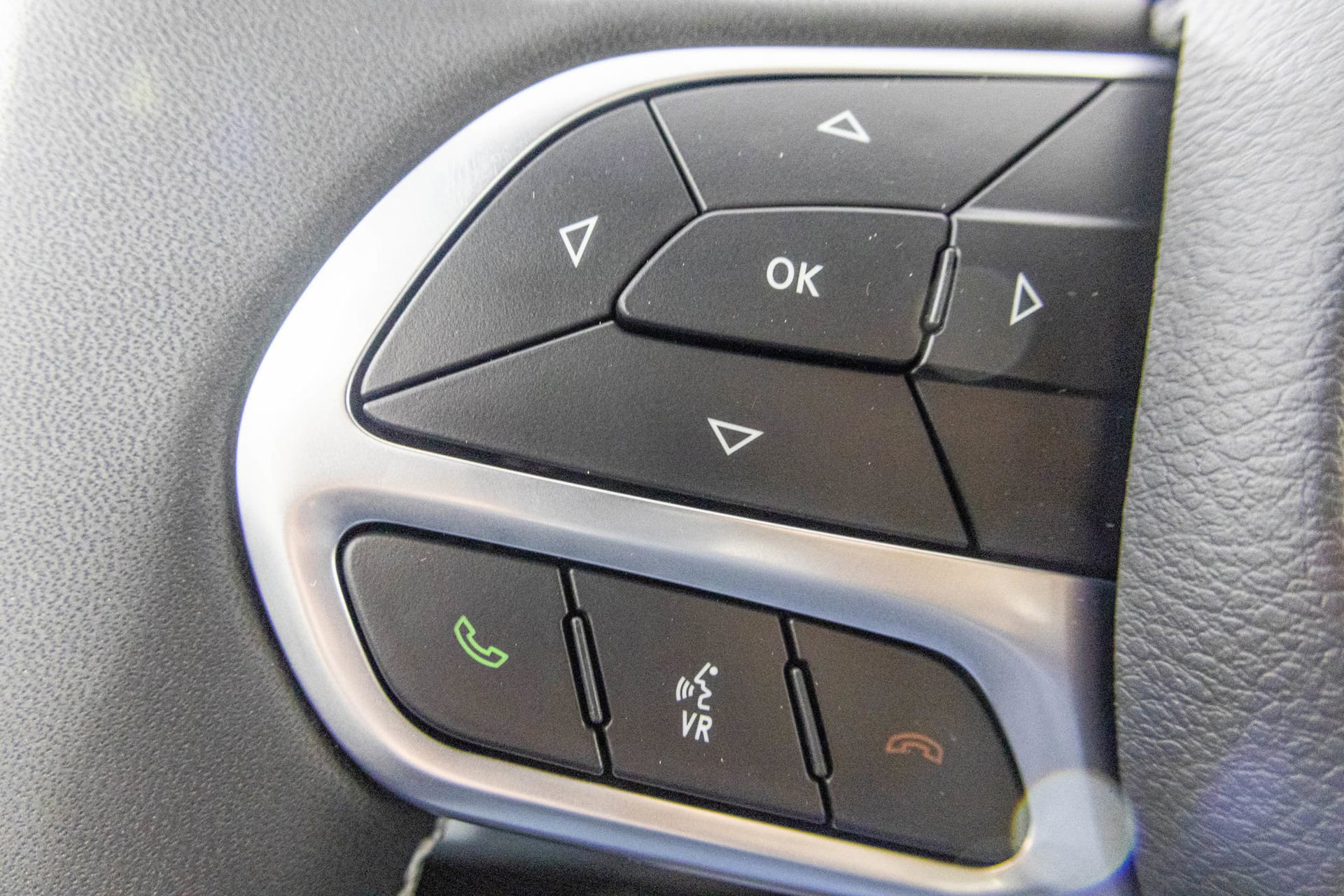 New 2026 Chrysler Pacifica Select AWD/4WD image 30