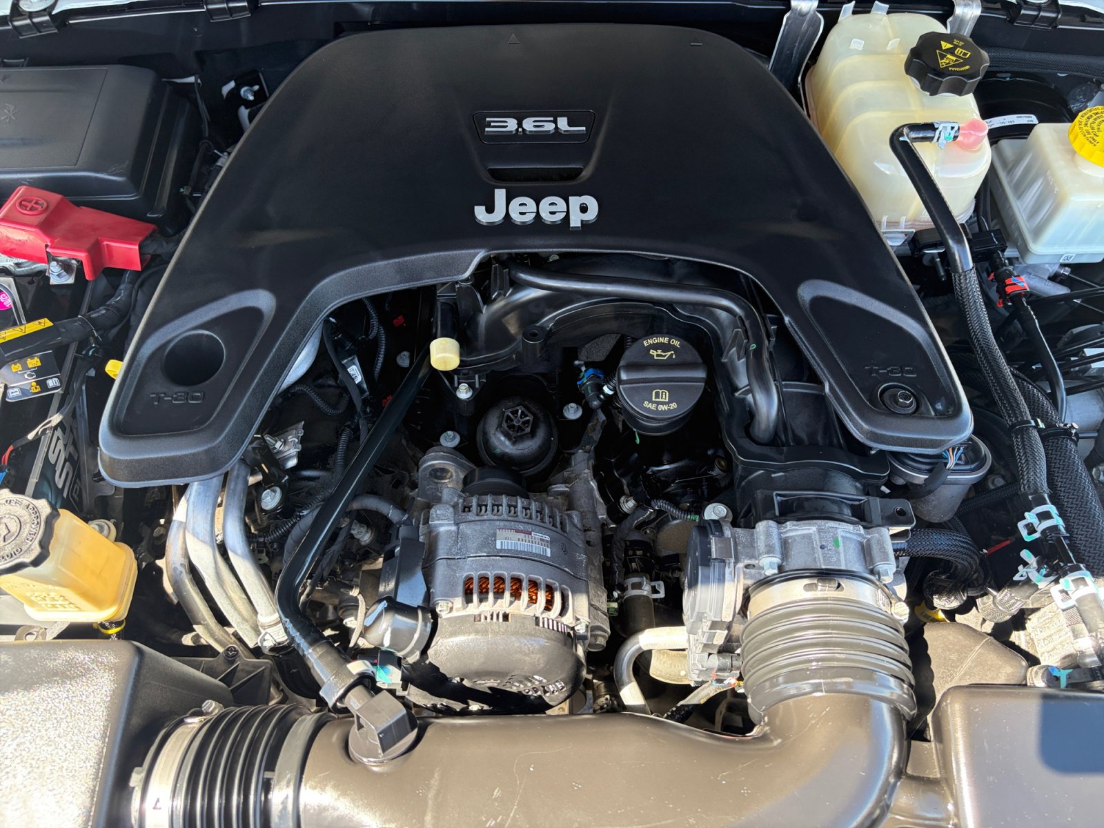 Used 2020 Jeep Gladiator Overland AWD/4WD image 32