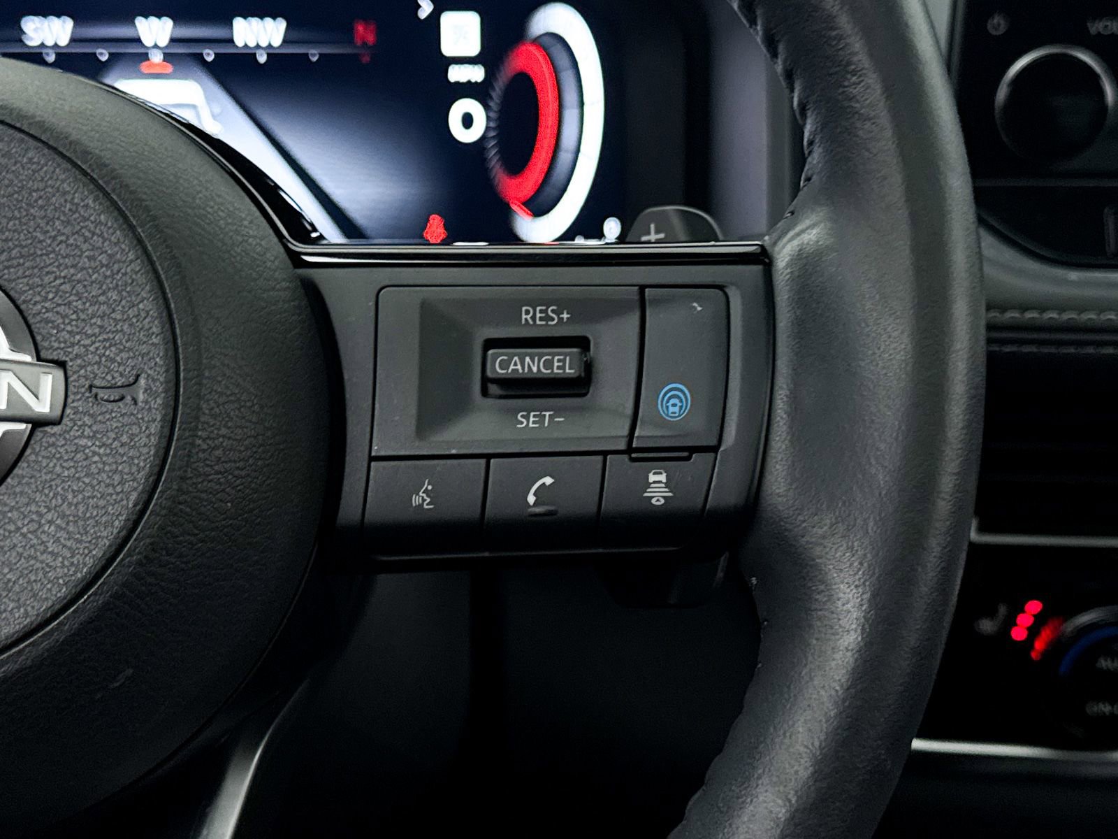 Used 2023 Nissan Rogue Platinum w/ Platinum Premium Package image 35