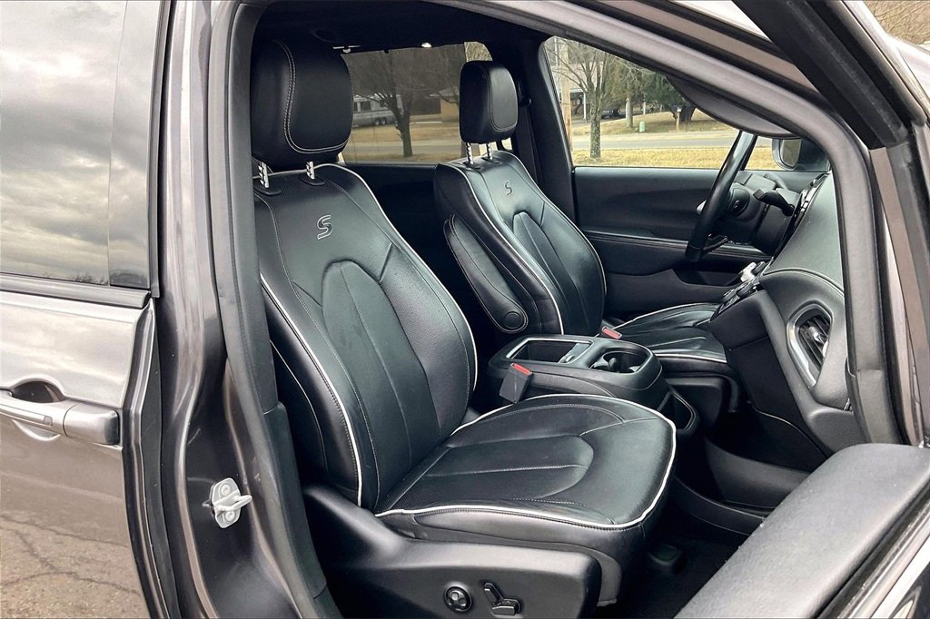 Used 2018 Chrysler Pacifica Limited w/ Advanced Safetytec Group image 7