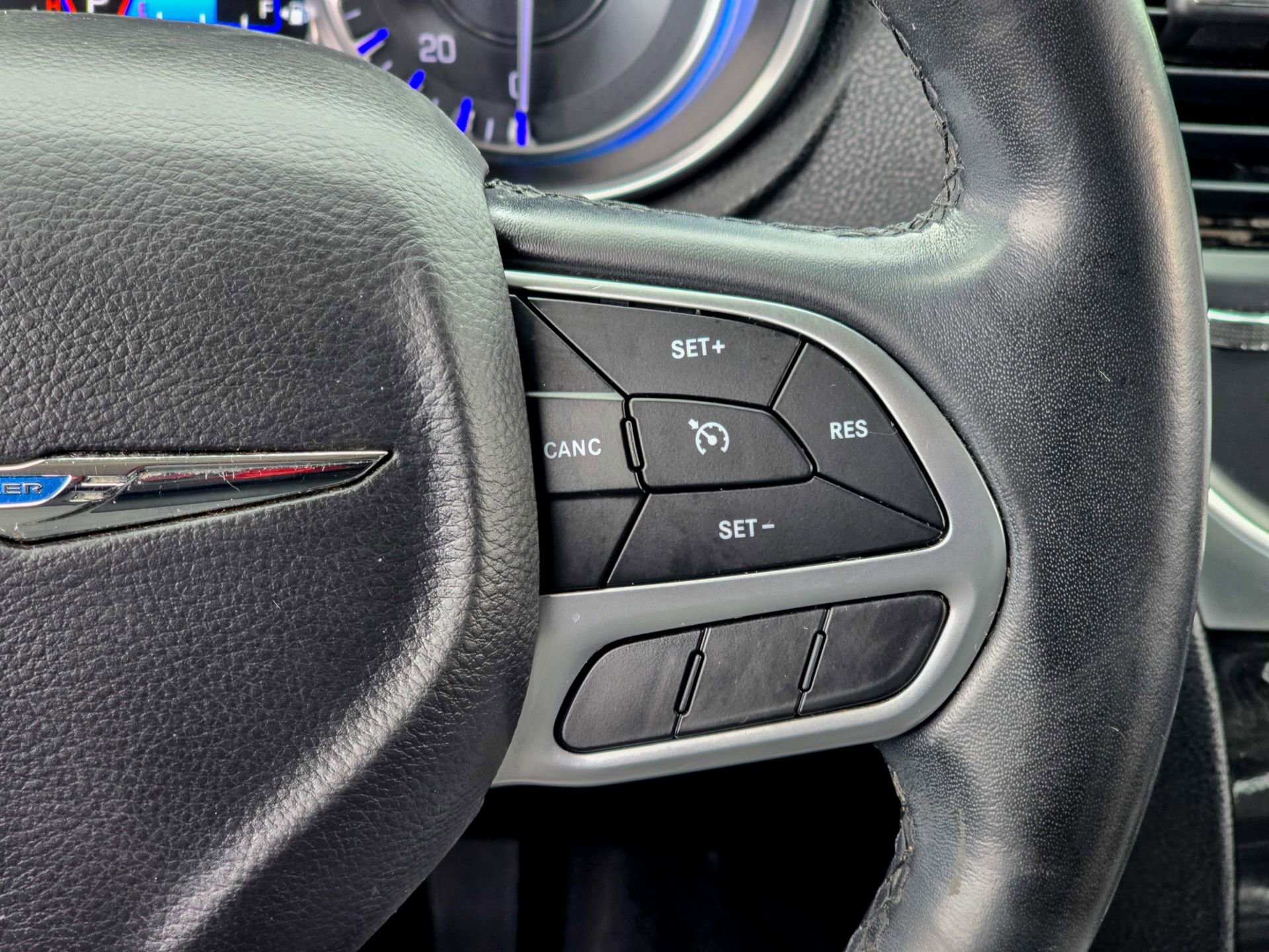 Used 2018 Chrysler 300 Touring image 35