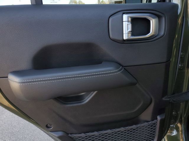 Certified 2022 Jeep Wrangler Unlimited Sahara w/ Cold Weather Group image 15