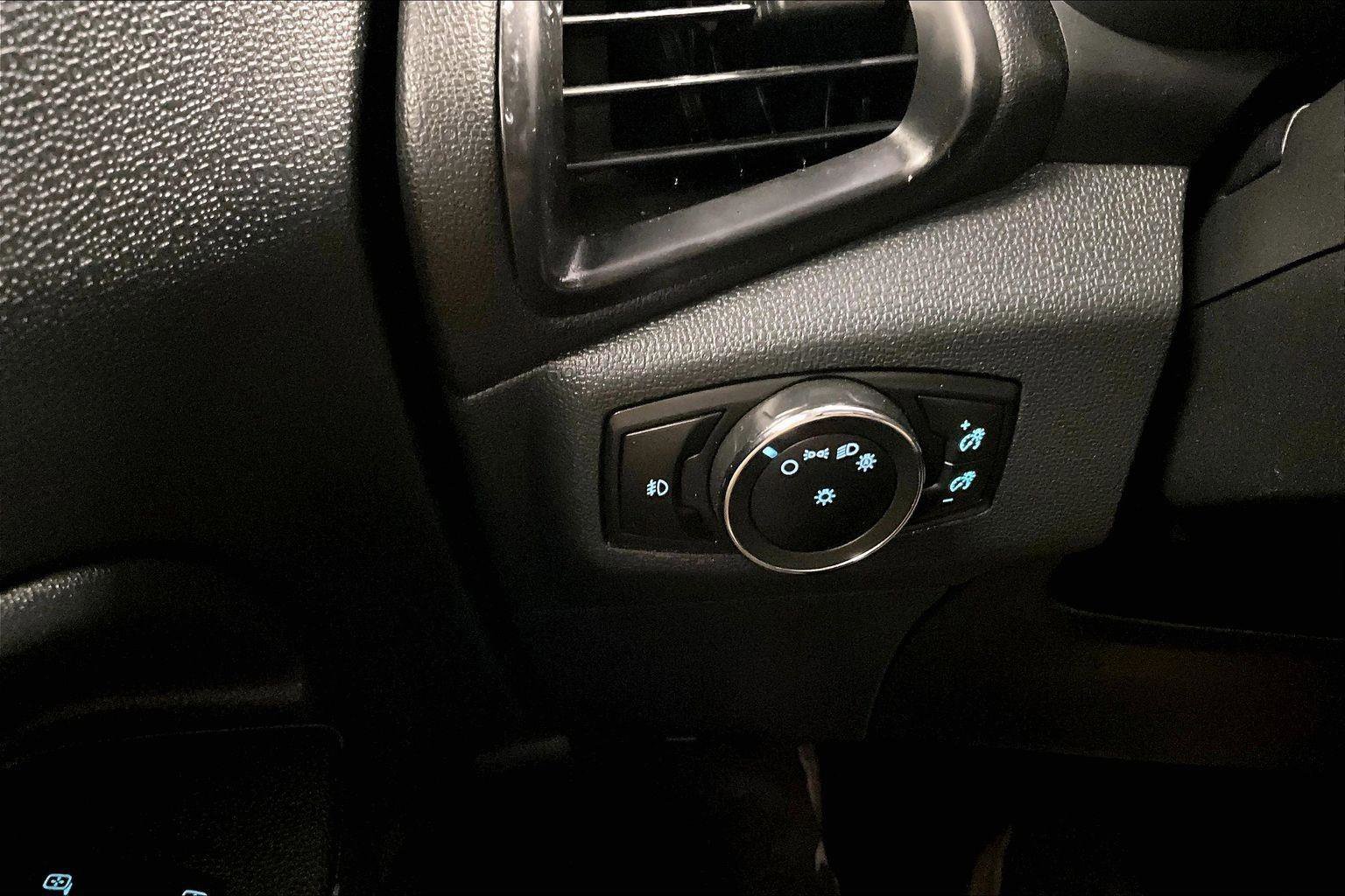 Used 2019 Ford EcoSport SE image 30