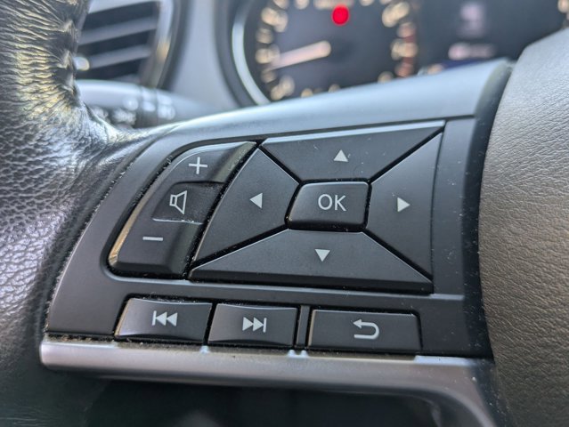 Used 2019 Nissan Rogue SV w/ Premium Package image 9