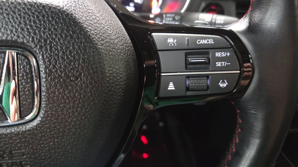 Used 2023 Honda Pilot Elite image 12