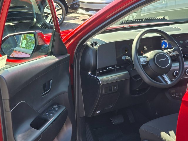 Certified 2024 Hyundai Kona SE image 36