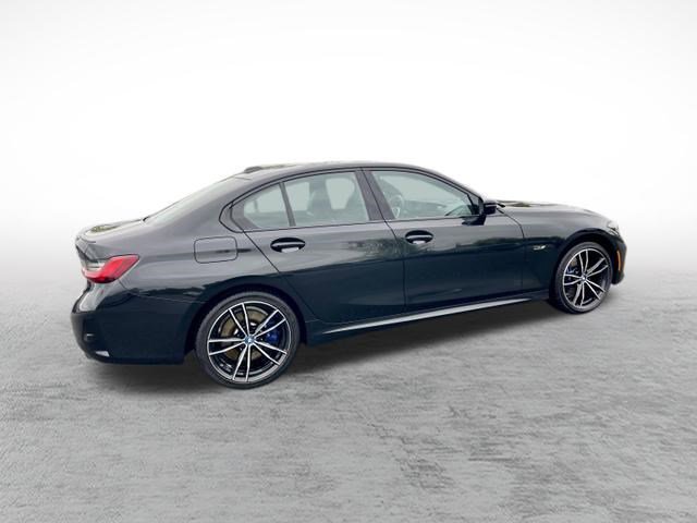 Used 2023 BMW 330e xDrive w/ M Sport Package AWD/4WD image 7