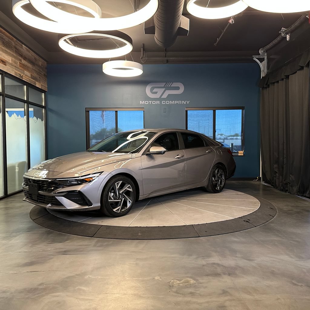 Used 2024 Hyundai Elantra Limited FWD image 7