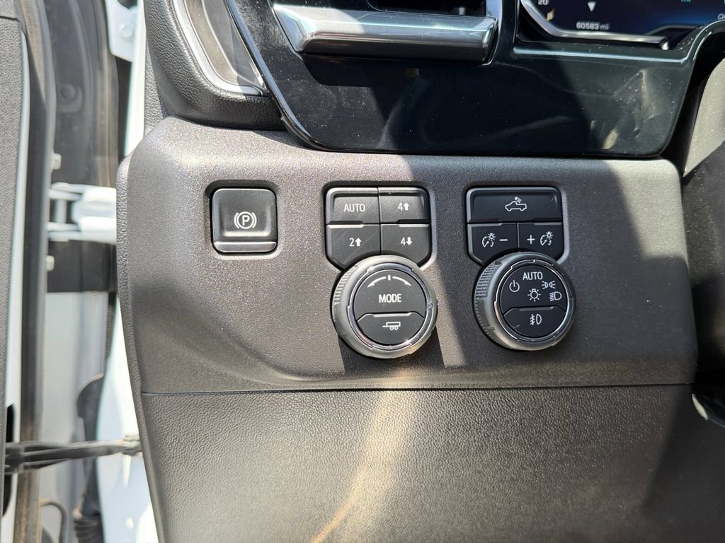 Used 2025 Chevrolet Silverado 1500 LT Trail Boss w/ Protection Package AWD/4WD image 31