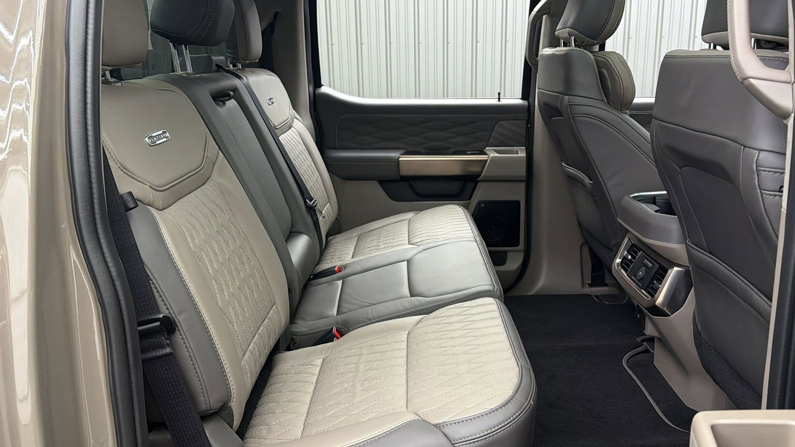 Used 2026 Ford F450 Platinum w/ Platinum Plus Package image 43