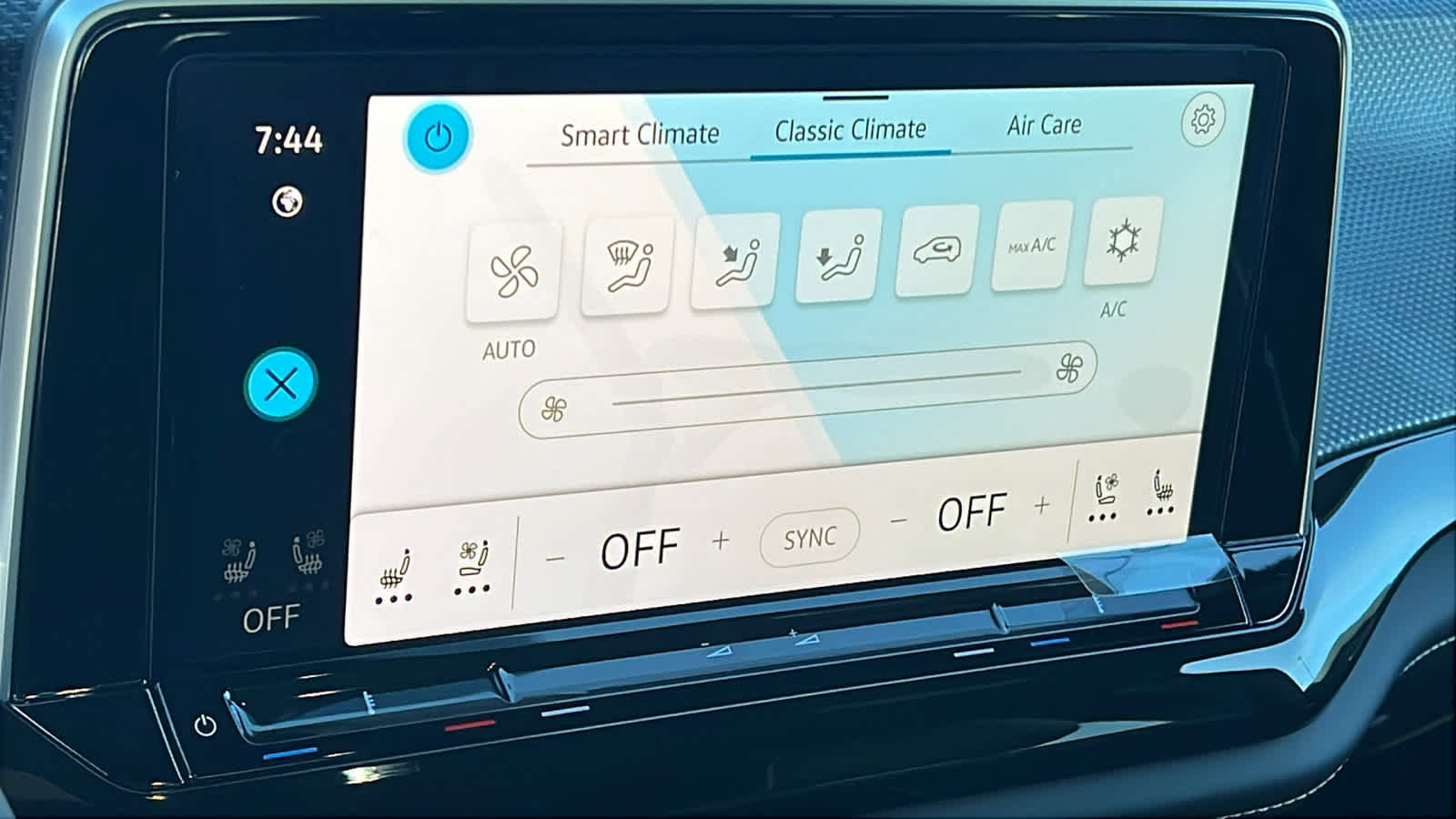 New 2026 Volkswagen Atlas Cross Sport SEL Premium R-Line image 14