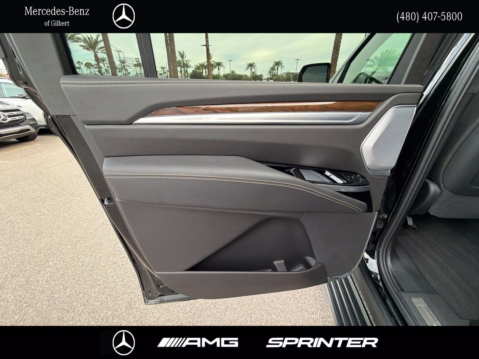 Used 2025 Cadillac Escalade ESV Sport Platinum AWD/4WD image 19