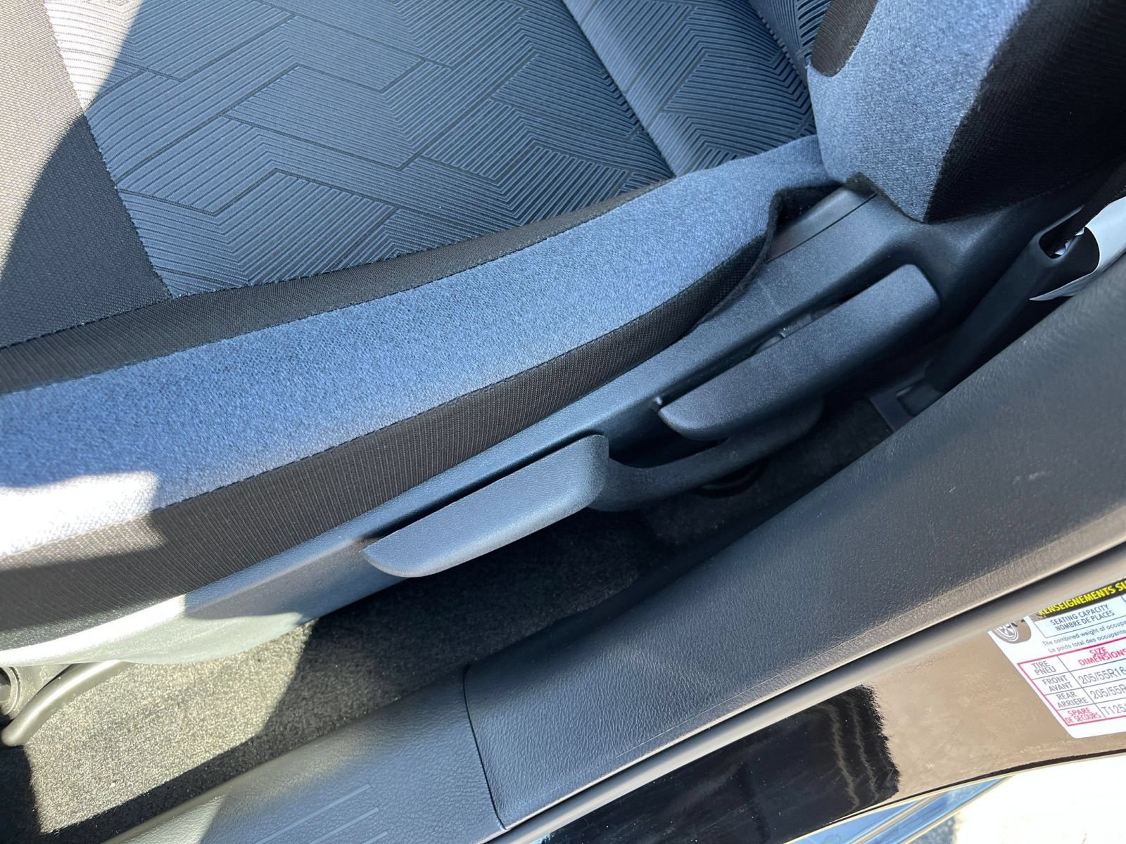 Used 2025 Nissan Versa SV FWD image 18