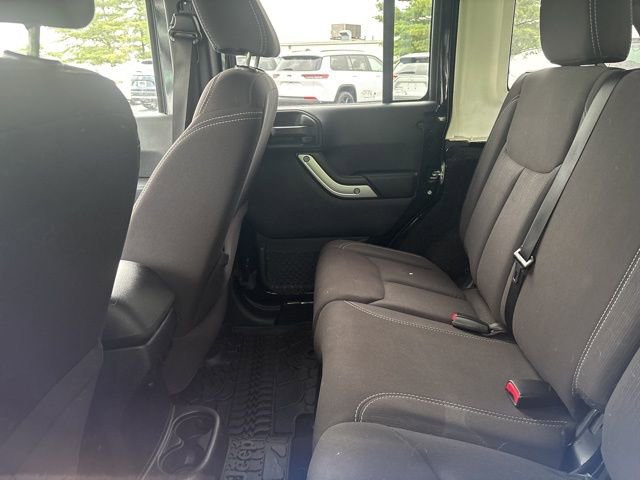 Used 2014 Jeep Wrangler Unlimited Sahara w/ Connectivity Group AWD/4WD image 10
