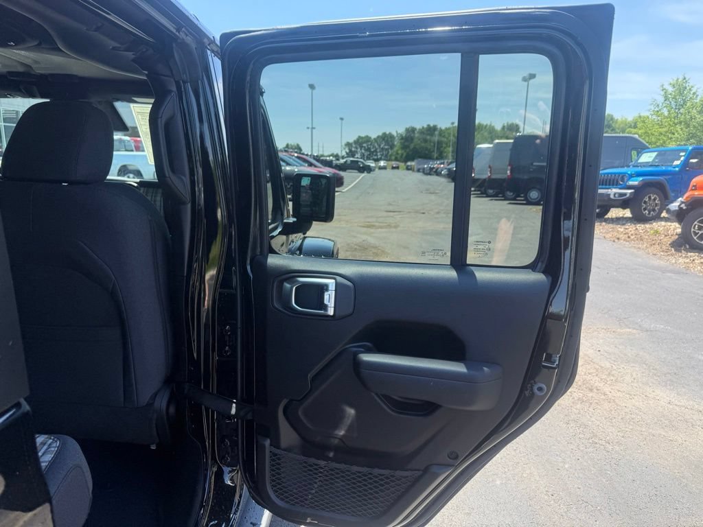 New 2026 Jeep Gladiator Sport AWD/4WD image 47