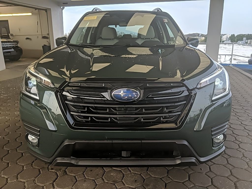 Used 2023 Subaru Forester Premium image 2