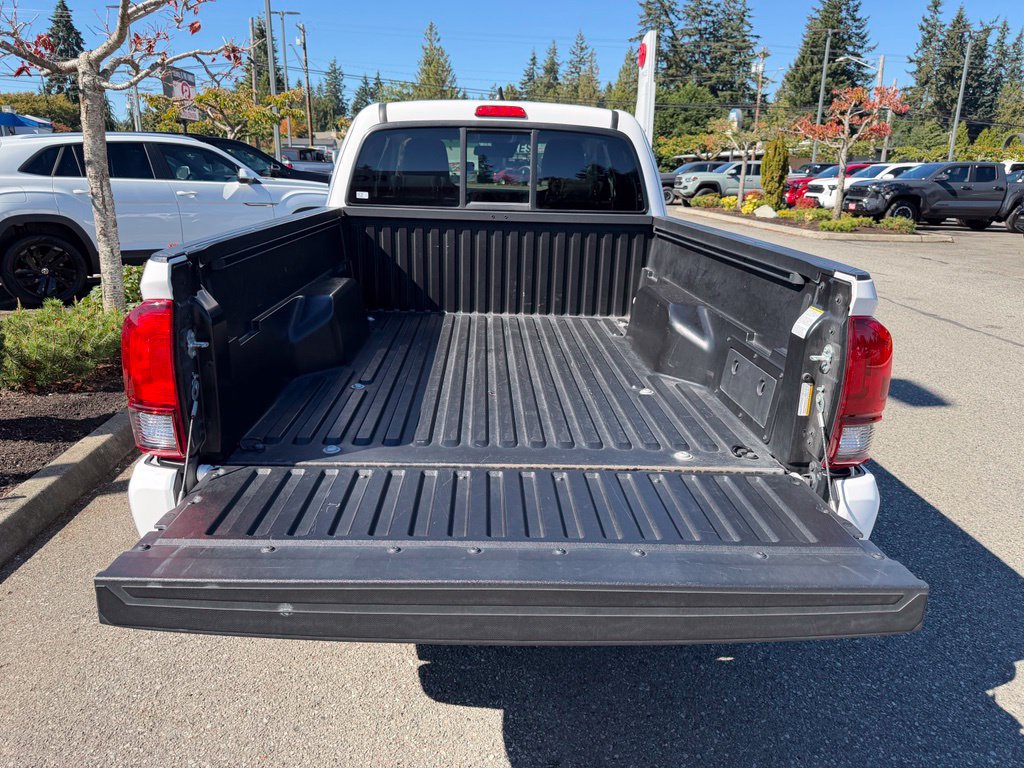 Certified 2022 Toyota Tacoma SR w/ SX Package AWD/4WD image 10