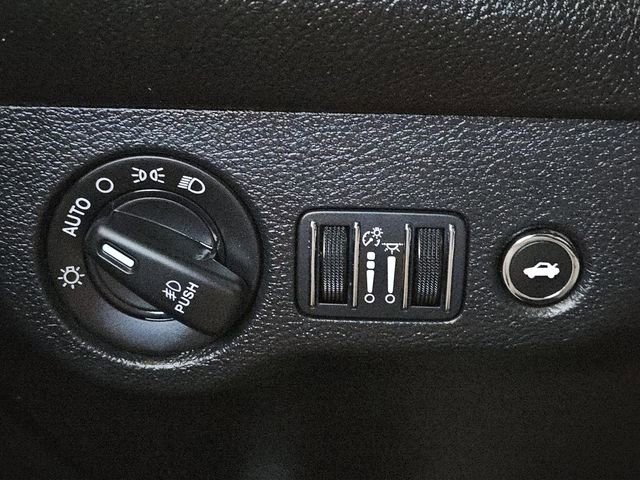 Used 2022 Dodge Challenger R/T w/ Blacktop Package image 18
