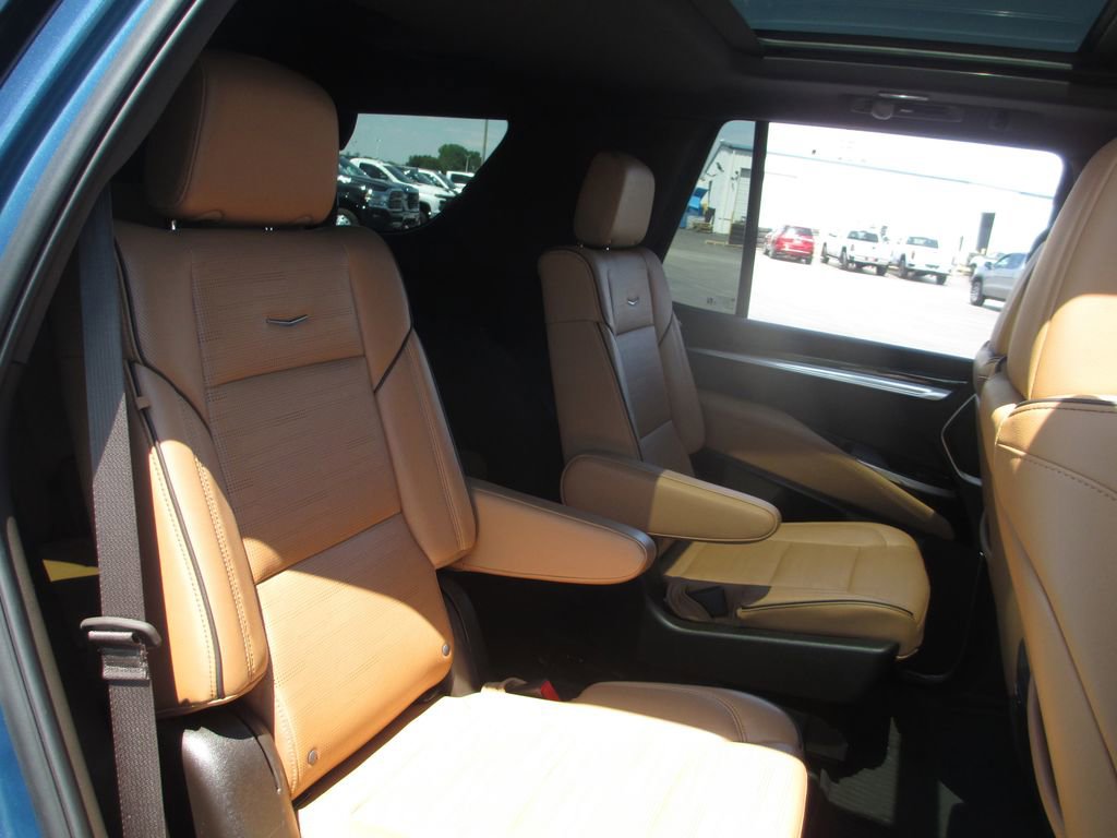 Used 2025 Cadillac Escalade Premium Luxury w/ Touring Package AWD/4WD image 26