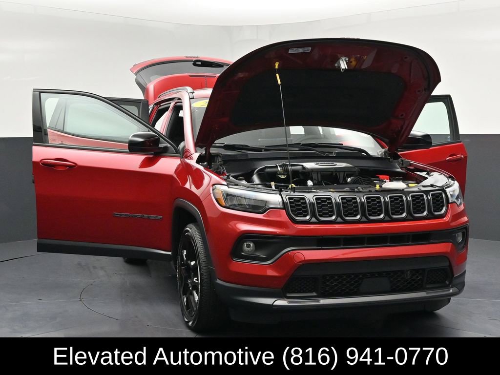 Used 2025 Jeep Compass Latitude w/ Altitude Special Edition AWD/4WD image 36