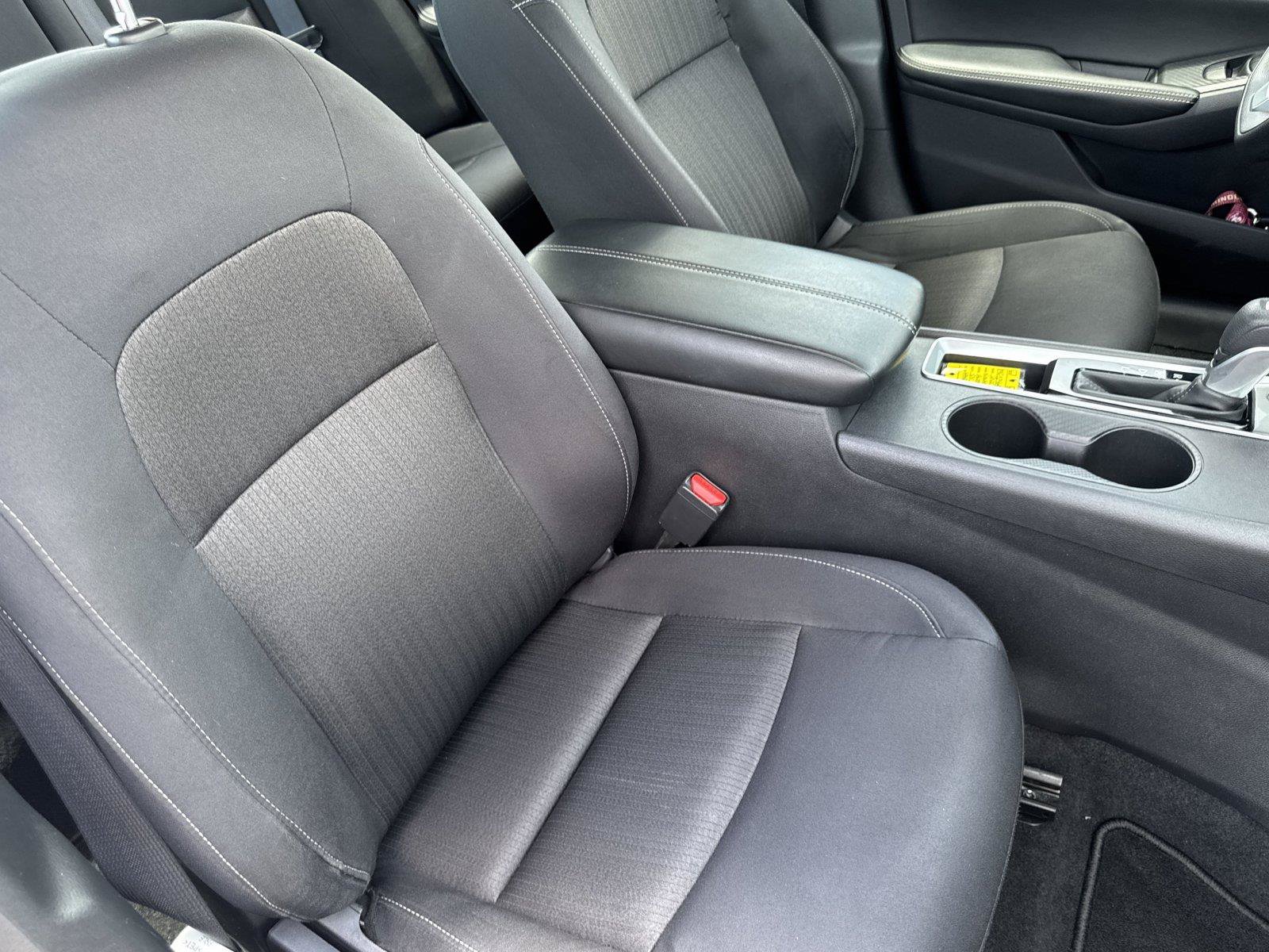 Used 2025 Nissan Altima 2.5 SV FWD image 34