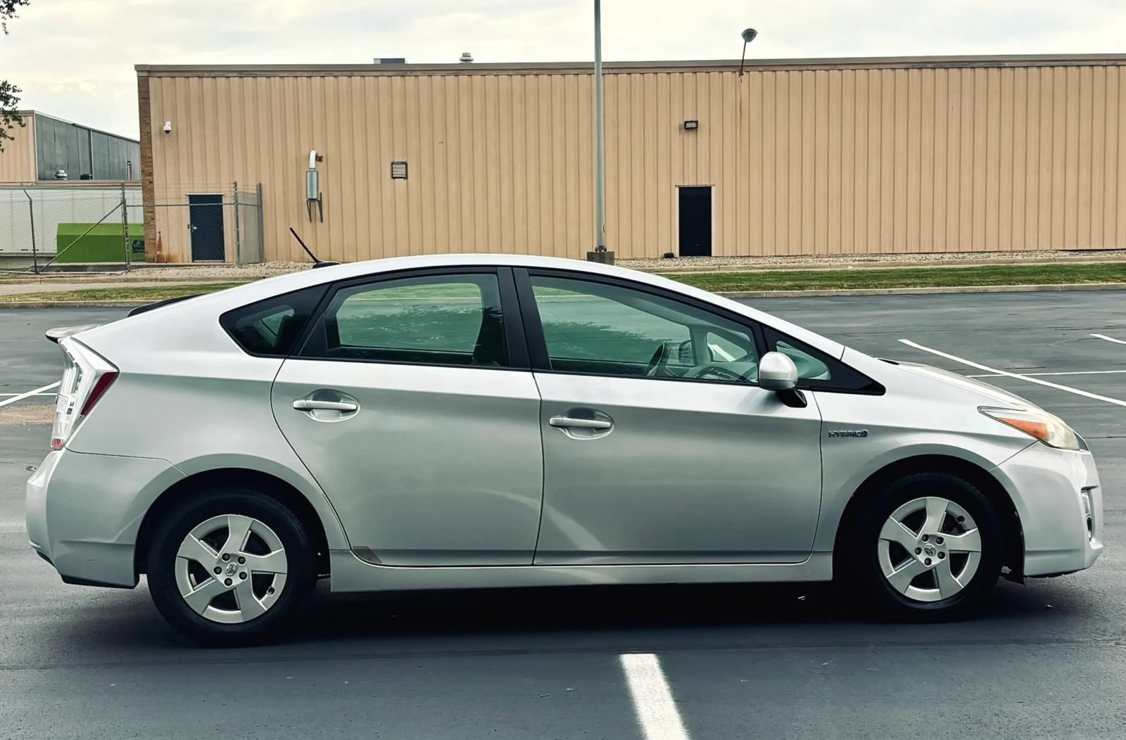 Used 2010 Toyota Prius Two FWD image 2