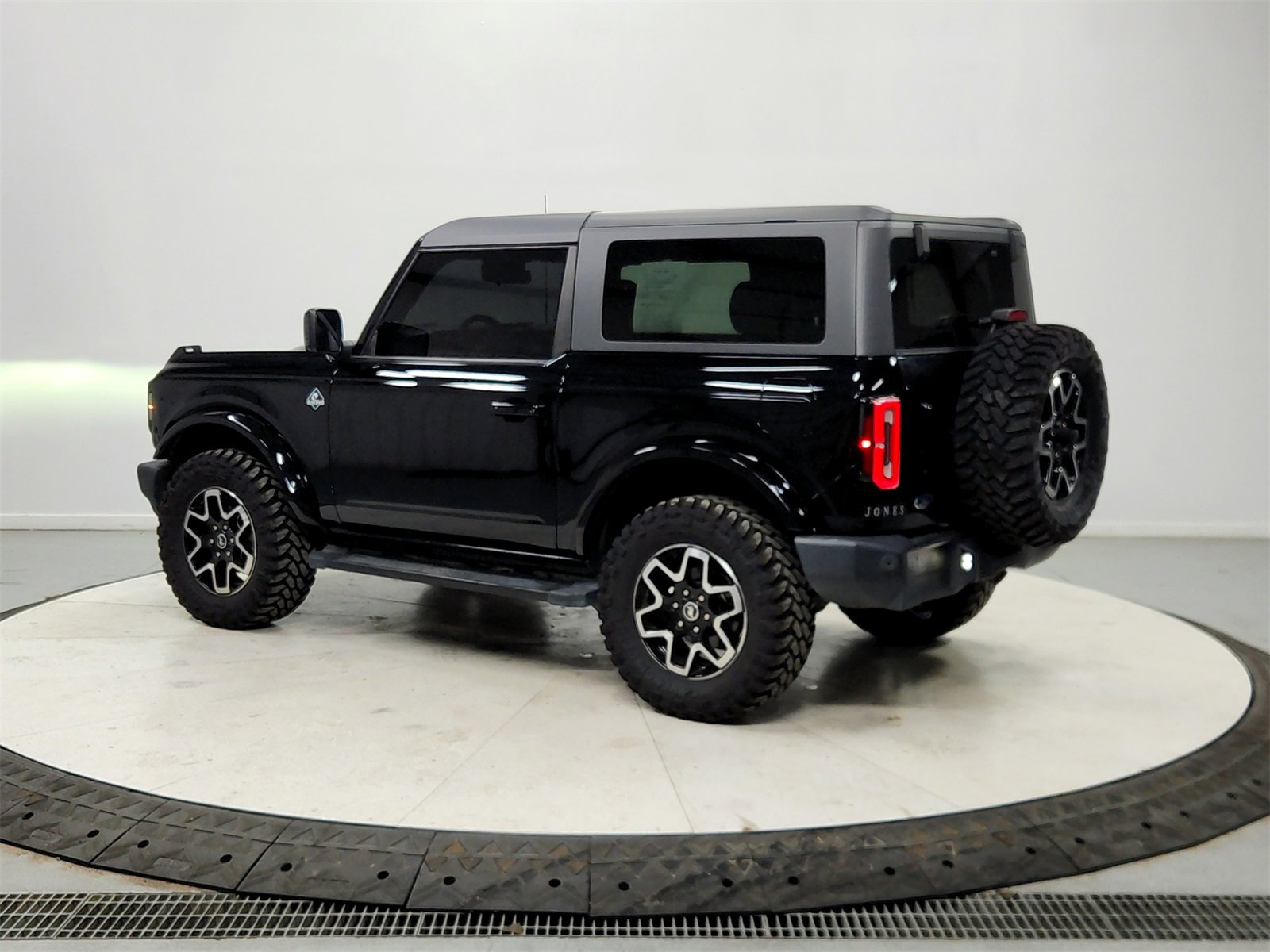 Used 2023 Ford Bronco Outer Banks image 5
