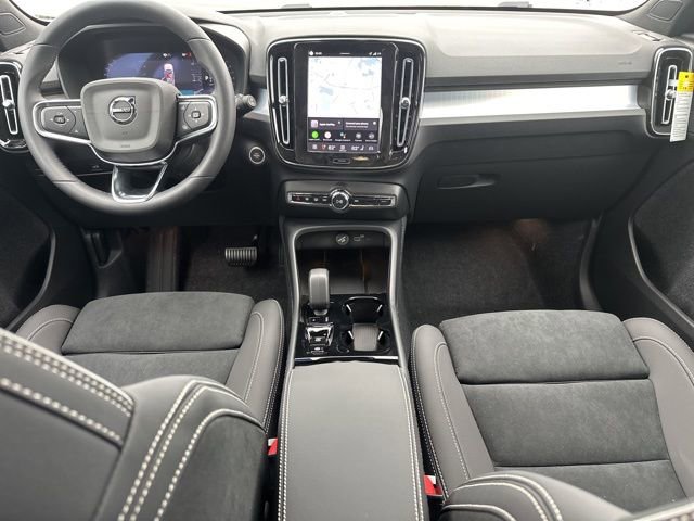 New 2026 Volvo XC40 B5 Ultra w/ Protection Package Premier image 11