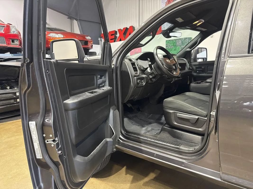 Used 2024 RAM 2500 Tradesman w/ Chrome Appearance Group AWD/4WD image 79