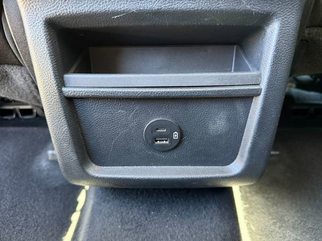 Used 2022 Ford Edge SE w/ Black Appearance Package image 16