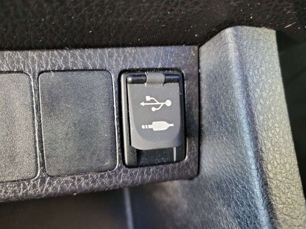 Used 2015 Toyota Corolla LE image 20