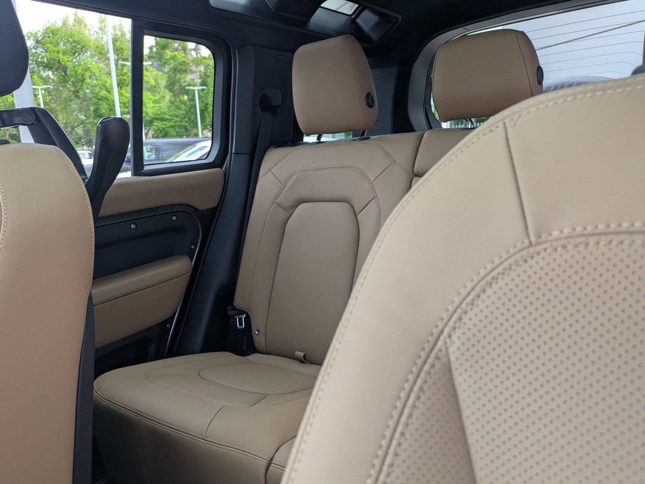 New 2026 Land Rover Defender 110 X-Dynamic SE AWD/4WD image 26