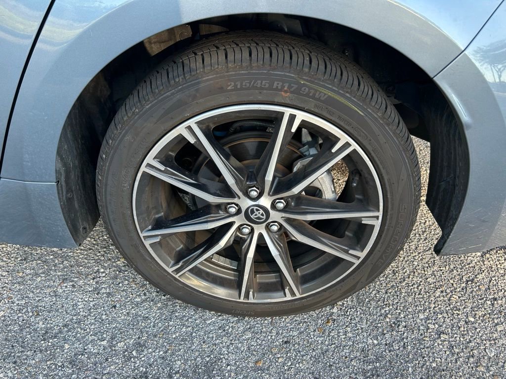 Used 2025 Toyota Corolla LE FWD image 9