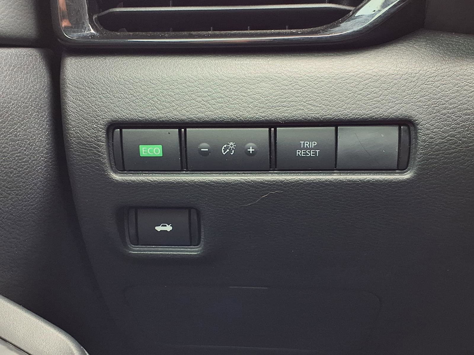 Used 2025 Nissan Sentra SV image 21