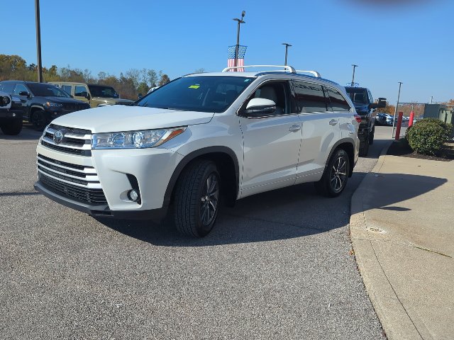 Used 2018 Toyota Highlander XLE AWD/4WD image 5