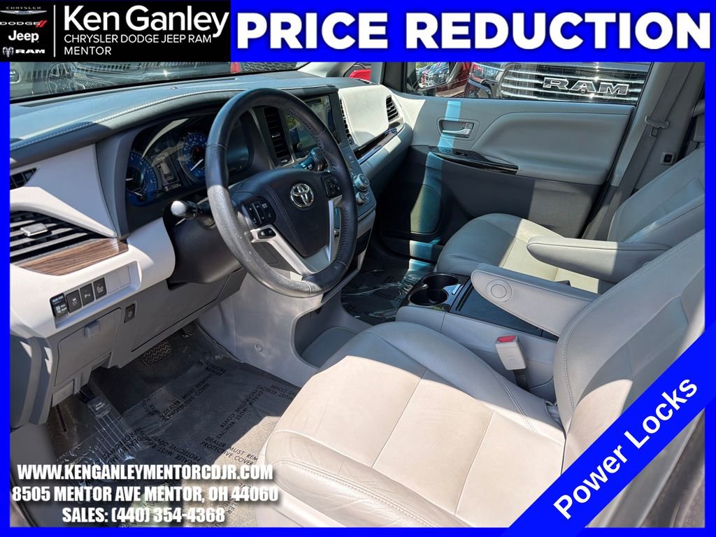 Used 2017 Toyota Sienna XLE AWD/4WD image 17