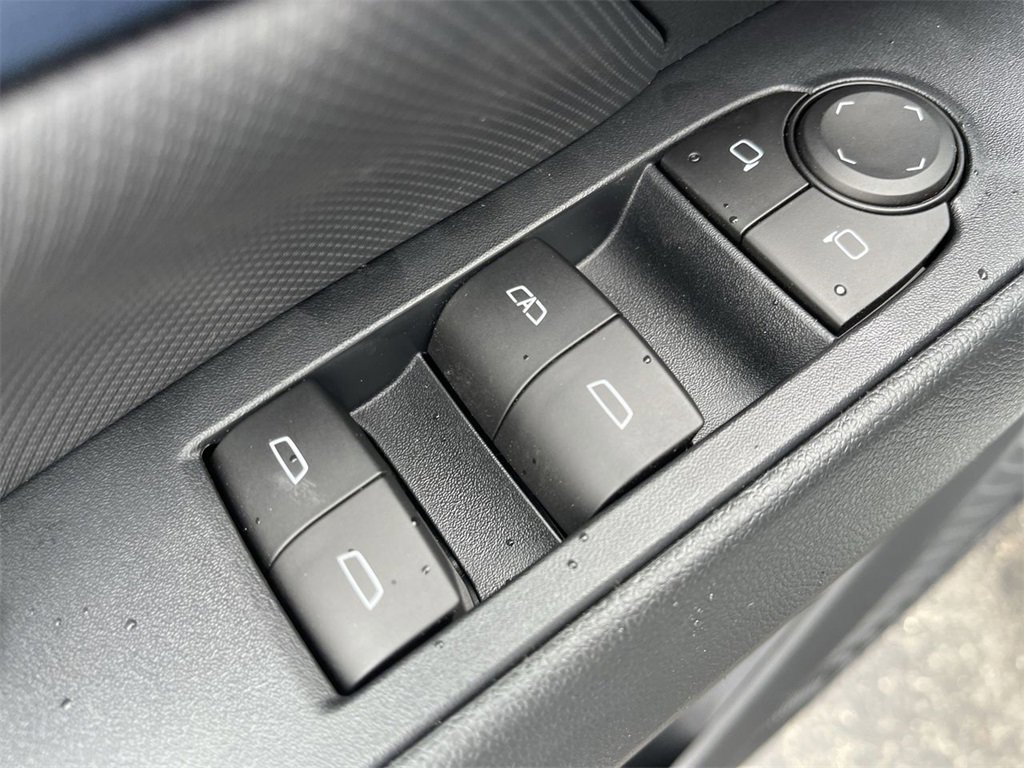 New 2026 Chevrolet Equinox EV LT image 13