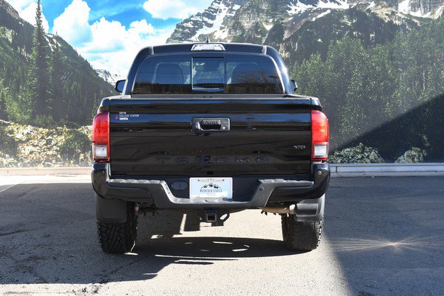 Used 2019 Toyota Tacoma TRD Sport image 10