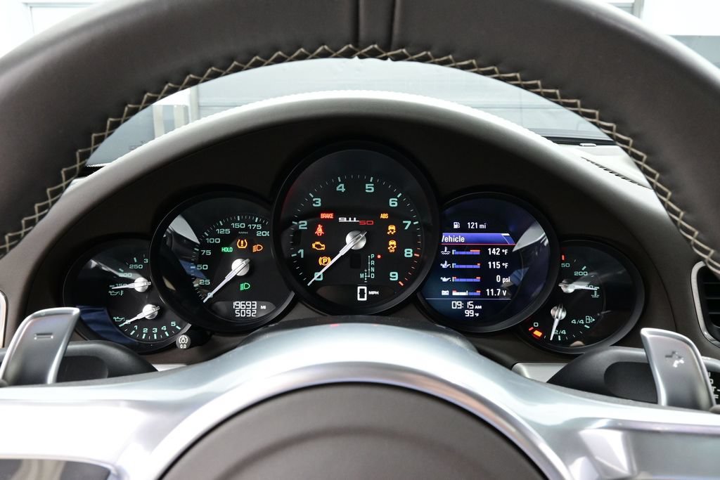 Certified 2014 Porsche 911 50th Anniversary Edition RWD image 9