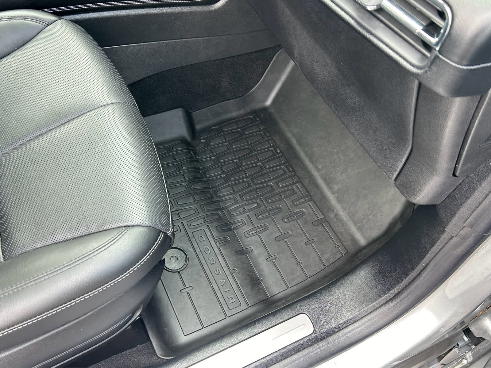 Used 2024 Lincoln Corsair Grand Touring w/ Rear Removable Package Tray image 21