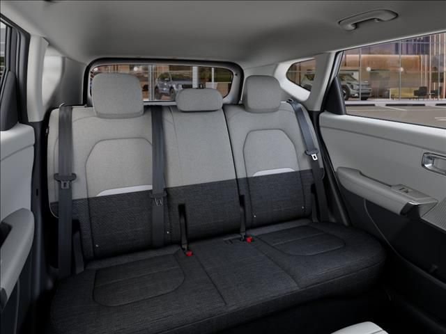 New 2027 Kia Seltos LX FWD image 16