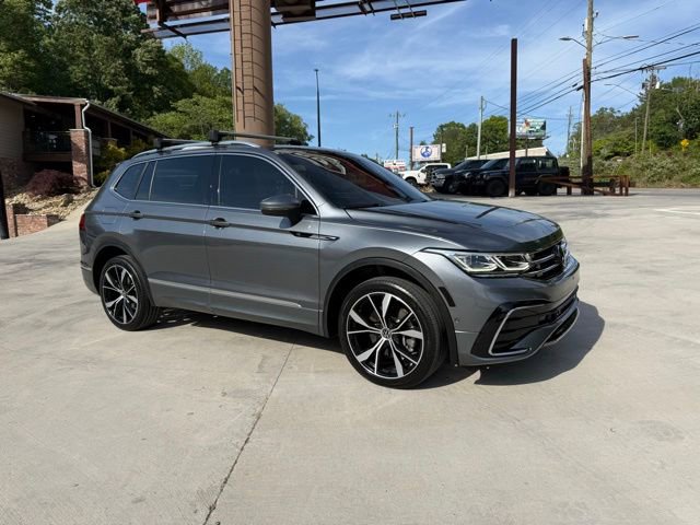 Used 2022 Volkswagen Tiguan SEL R-Line AWD/4WD image 2