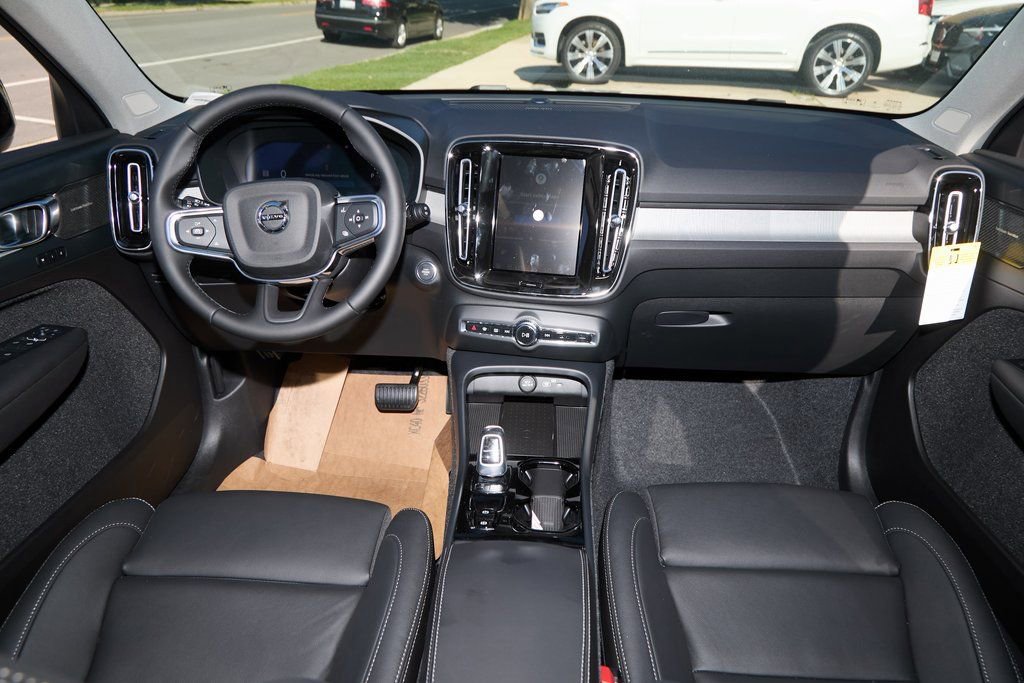 New 2026 Volvo XC40 B5 Ultra w/ Climate Package image 23