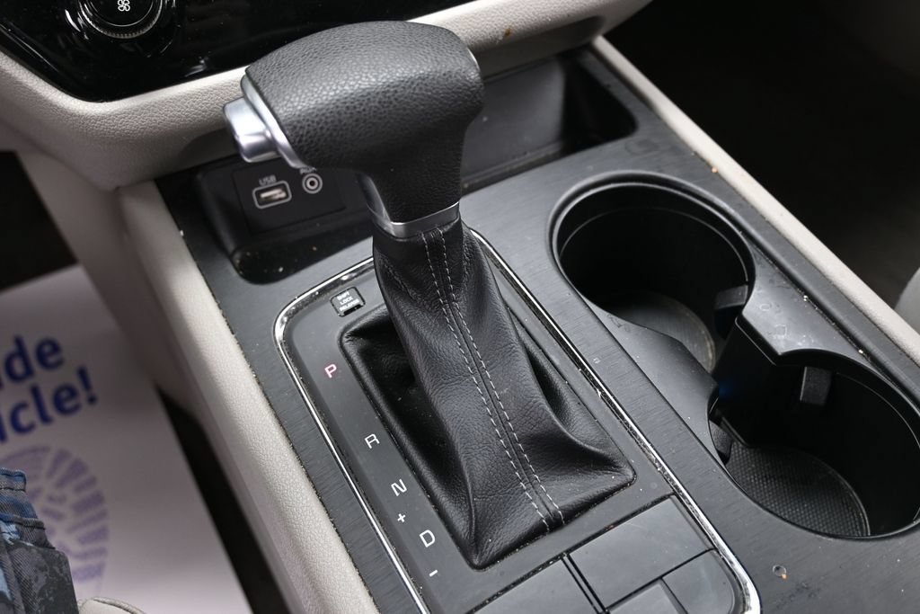 Used 2018 Kia Sedona L FWD image 25