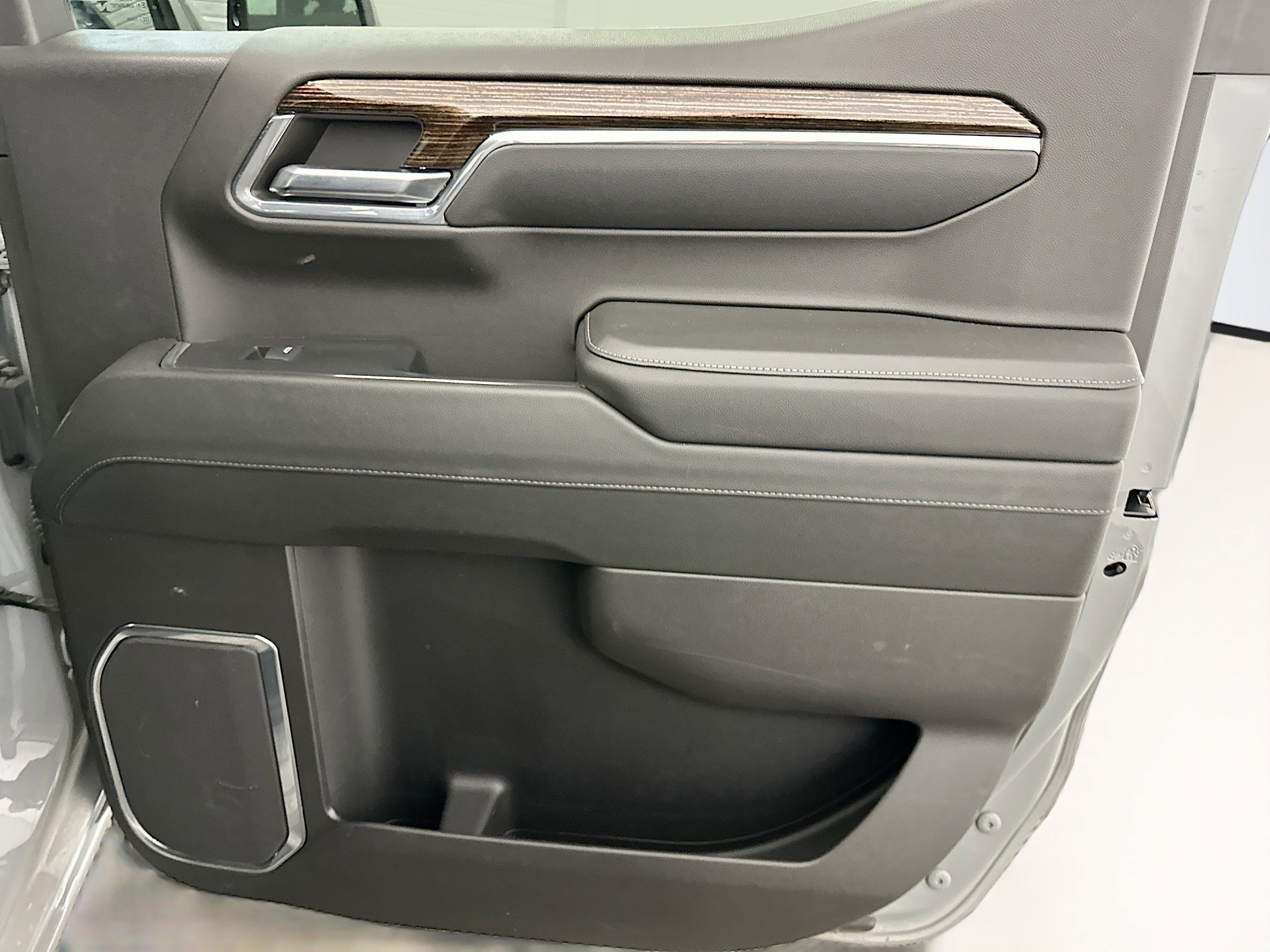 Used 2024 GMC Sierra 1500 Elevation image 31